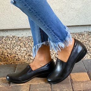 naturalizer slip on loafer